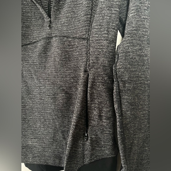 Lululemon Black/Grey Base Runner 1/4 Zip Pull-Over (Size 4) - Picture 6 of 8